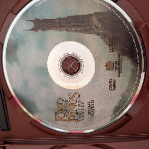 Lord Of The Rings The Two Towers DVD (EUC) - Picture 5 of 5